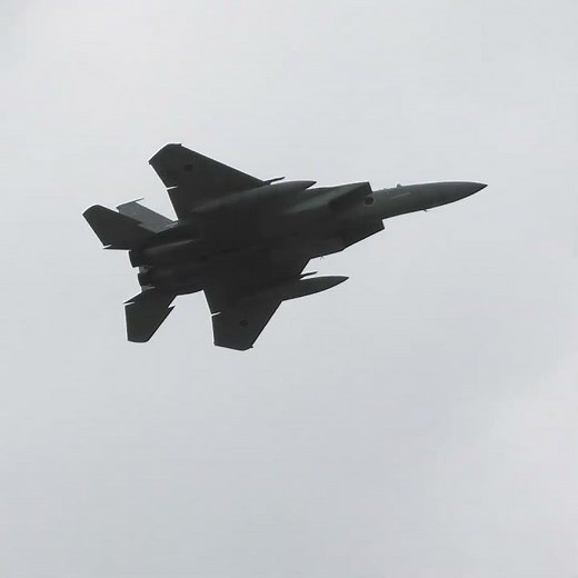 女性F-15パイロット登場！F-15機動飛行@那覇基地航空祭 2024… Female pilot! F-15 maneuver flight @ Naha Air Show 2024 #Shorts