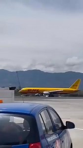 9K views · 64 reactions | A DHL Cargo Plane Breaks in Two Landing at a Costa Rica Airport Full Video: https://sawutser.top/4/9288702 | Aviation MN | Facebook