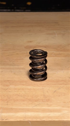 Single vs Dual Valve Springs - what’s the difference? Ever wondered how to match valve springs to your cam? Or why beehive valve springs have unique advantages? We break down what all goes into selecting a spring for your engine.#valvespring #enginetuning #camshaft #techtips #diymechanic | Speedway Motors
