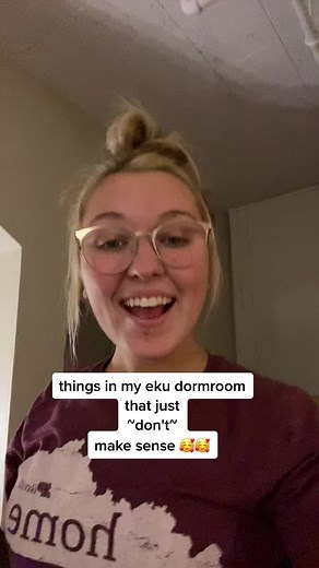 Unusual Things in EKU Dorm Room | Sullivan Hall Tour