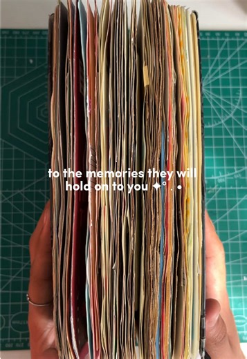 fue un hermoso año en las memorias🥲🫶🏻, la idea la vi d mi amiguita @Mar ୭˚. ᵎᵎ #viral #journaling #journal #art #memories