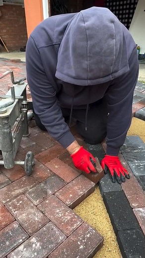 The magic of perfect road paving.🔥 . #BrickPaving #DrivewayDesign #ConstructionLife #OutdoorMakeover #PavingIdeas #Reels #Viral #Trending #Explore #SatisfyingVideos #trendingreelsvideo | Brick Paving