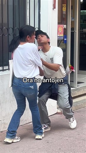 Humor y Comedia con Amigos y Parejas