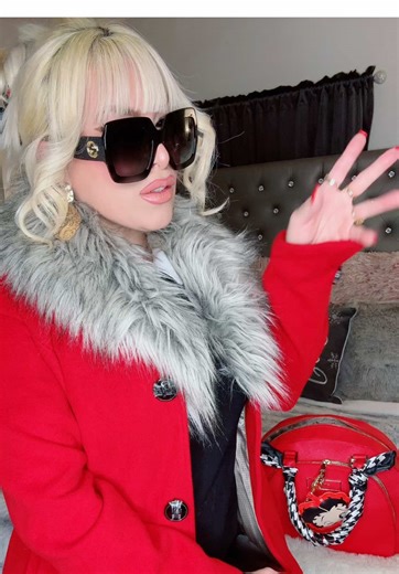 👑 Be a queen, be a diva, be unapologetically you. Love yourself always. #gucci #thehousebunny #parisbunny #red #labarbie