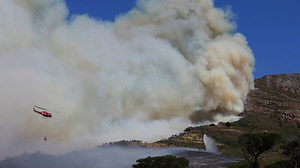 Table Mountain wildfire spreads to University of Cape Town, forcing evacuation of students