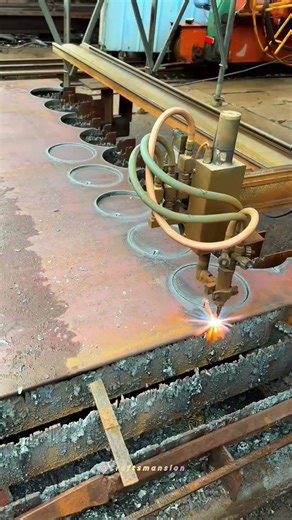 Precision CNC Plasma Machine Cuts Perfect Steel Circles