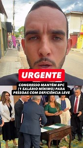🚨URGENTE: Congresso mantém BPC de 1 salário mínimo para pessoas com deficiência leve. O Congresso manteve o veto do presidente e garantiu que pessoas com deficiências consideradas leves continuem podendo receber o BPC, benefício de 1 salário mínimo pago pelo INSS. O que estava em jogo? Um trecho aprovado pelos parlamentares no fim de 2024 queria limitar o BPC apenas para casos de deficiência moderada ou grave. Na prática, isso poderia fechar a porta para muita gente com deficiência leve que viv
