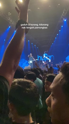 Live Concert Highlights: Crowd Reactions and Performances