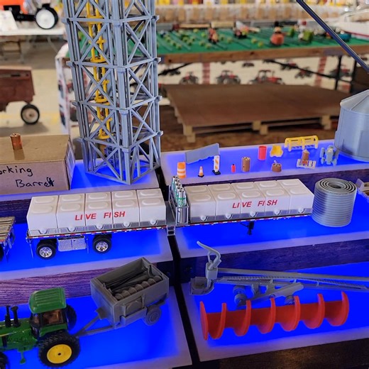 NEW PRODUCT! We teamed up with the Mini Chrome Shop and designed this one-of-a-kind live fish load!! . This unique 1/64 scale 3D multicolored printed truck load is a must for your DCP, Ertl, or any other brand semi truck! Features include silk silver material representing aluminumized material and oxygen tanks with green industry standard coloring! . Available in 48' with 16 tanks or 53' with 20 tanks load. And if you contact the Mini Chrome Shop, you can combo it with many of the trailers they 