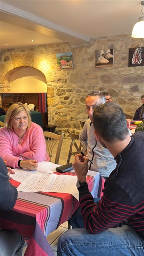 @entzun_azkaine on Instagram: "Regarder Ascain, interroger ses habitants, partager, analyser, et travailler ensemble. C’est ce que nous faisons depuis plusieurs mois afin de dresser un état des lieux et vous proposer notre programme au plus proche de vos préoccupations. Azkaine begiratu, biztanleak galdezkatu, partekatu, aztertu eta elkarrekin lan egin. Horixe da egiten duguna duela zenbait hilabete egoeraren azterketa bat egiteko eta zuei proposatzeko programa bat zuen kezkei egokitua dena. #mu