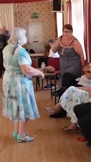HEY BABY SONG AND ACTIONS - PENSIONERS DANCE 🎤🎶👴