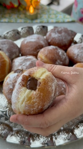 Homemade Berliner🍩 | Yumuşacık, tam ölçülü #berliner #doughnuts #recipe #easyrecipe #baking #dessert | Mutfak Aşkına