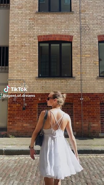 Stylish Flowy Mini Dresses for London Summer Heat