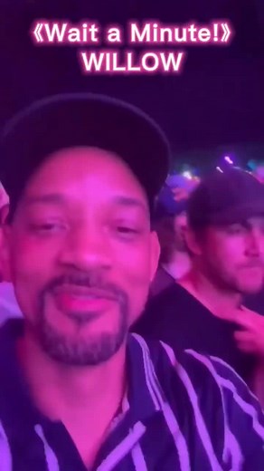 Wait a Minute - Willow Smith: Catchy Music Video Exploring Surprising Moments