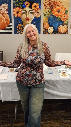 When creativity meets courage… the magic begins! 🎨💫 This past YSApaint Retreat was pure JOY! Watching each student dive into their own unique creative voice — blending techniques from my courses with brand-new methods we explored together — was so inspiring. 💕 The laughter, the breakthroughs, the fearless experimentation… it was everything I could have hoped for and more. Seeing everyone embrace freedom in their art reminded me why I love teaching so much — it’s about connection, creativity, 