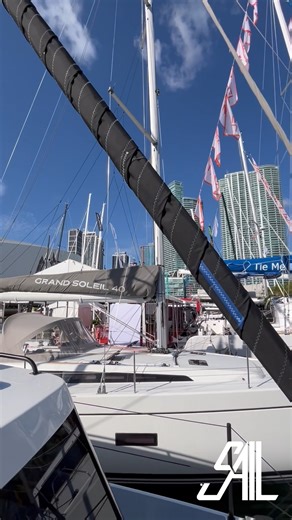 The all-electric HopYacht 30 is a clever new take on small-scale multihull sailing and cruising. HopYacht collaborated with Du Toit Yacht Design—the naval architects who drew the Balance 442, 482, and 526 performance bluewater sailing cats—to create this 30-footer that’s built for a couple and intended primarily for protected waters. This cat takes a fresh approach in several areas, notably its propulsion, both sail and power. The boat is 100% electric with twin ePropulsion Evo 6.0 pod drives th