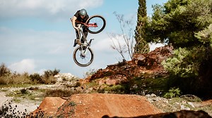 Call the shots with the new Propain Trickshot dirt jumper