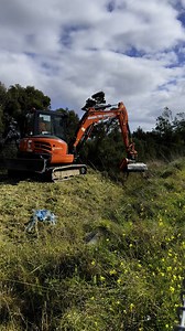 🔥 Turning scrub into mulch in seconds! Our 6-ton excavator with forestry mulcher attachment makes light work of thick bush, overgrown paddocks, and roadside vegetation. ✅ Fast ✅ Precise ✅ Clean-up ready Drouin Tree Services – Clearing land the smart way. #ForestryMulcher #LandClearing #ExcavatorLife #DTS #VegetationManagement #BushClearing #Arborist #HeavyEquipment #beforeandafter | Drouin Tree Services