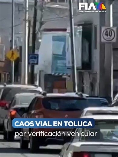 Caos vial y largas filas se registran en Toluca y al menos 20 municipios más del Estado de México por la verificación vehicular. Conductores reportan filas de hasta tres kilómetros y tiempos de espera de cuatro horas. La saturación ocurre porque mañana es el último día para verificar antes de que entren en vigor nuevas disposiciones. Todos los detalles en #HechosMeridiano #AztecaNoticias #viraltiktok #Tendencia #News #Noticias #autos #Toluca #Edomex
