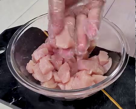 Cuisiner du blanc de poulet avec du riz de cette manière est incroyablement facile. | Recettes Cook'n Eat