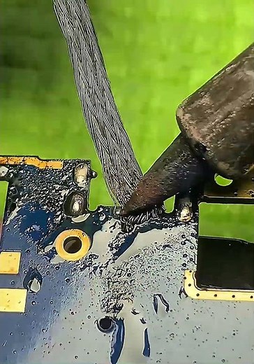 Micro USB port replacement #usbport #repair #microusb #portreplacement #fyp #rcelectronicsrepair