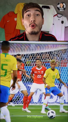 🎯 COUTINHO mostrando pro NEYMAR como se bate na bola 👀🔥 #Futebol #Neymar Nada melhor do que ver dois craques trocando talento. ⚽ Coutinho solta aquele chute com categoria absurda, e o Neymar só observa o tutorial ao vivo. 😂 Resenha de alto nível — sem comparação, só arte. (foi mal galera, tô zuando kkkk 😅) 👇 #Futebol #Neymar #Coutinho #FutebolBrasileiro #ironia | Futejoca