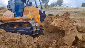 #Dozer power 😤 Raw footage of the CASE Dozer 2050M in action! | CASE Construction Equipment