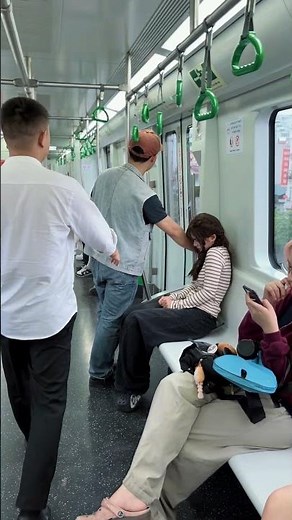 🆘 Deal with the thug gently. #silenthelp #kindness #lifelessons #sos #viral