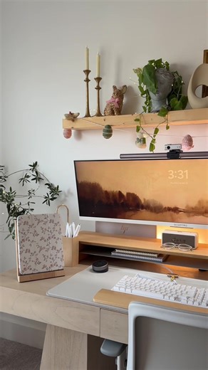 love a good desk clean up to start monday off right 💅🏽🧹🧼 #newdesk #desksetup #aestheticdesk #cleantok #organizing