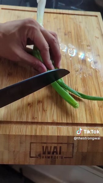 Vietnamese Pork chops (Suon Nuong) Pork Chop Cucumber Tomato Scallion Muddle marinate Palm sugar Fish Sauce Shallot Garlic Lemongrass *key ingredient* Let marinate for 24 hours *Did not show dipping sauce here* #fyp #food #recipe #vietfood #porkchop