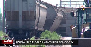 6 train cars overturn, shutting down section of Faries Parkway near ADM in Decatur