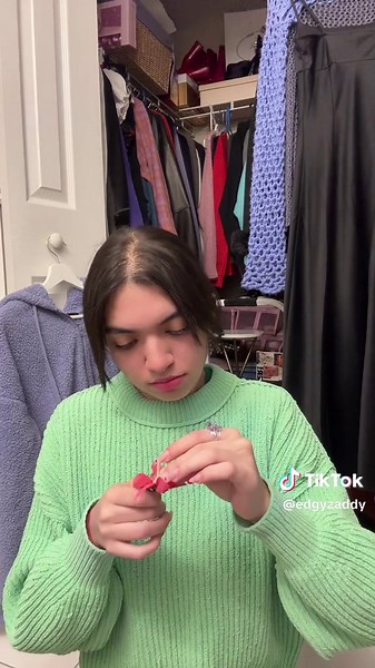 Easy and Cute DIY Flower Hair Clips