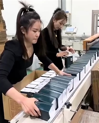 Work in a factory should be fun, too 😂 | DIY Panda