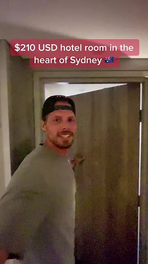 This is the #hotelroom of Novotel in Darling Square in the center of #sydney #australia #traveltiktok | Traveltomtom