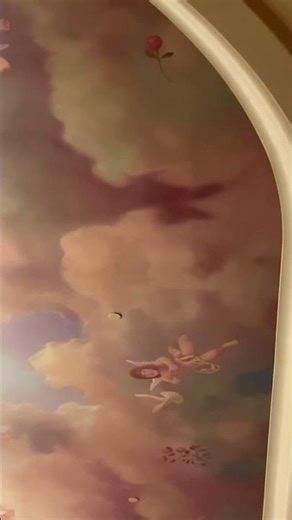 The angels up in the clouds are jealous knowin' we found… a Hidden Minnie! 🎀
