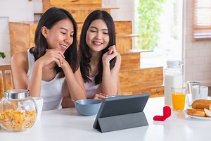 We Ranked the Best Lesbian Scenes in Pop Culture - EveryQueer