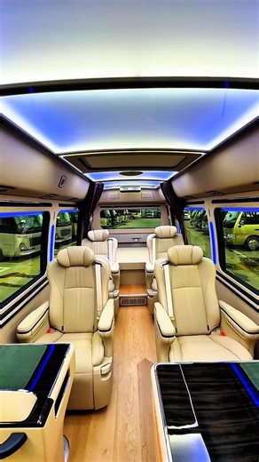The 8-seat layout strikes the perfect balance between privacy and comfort