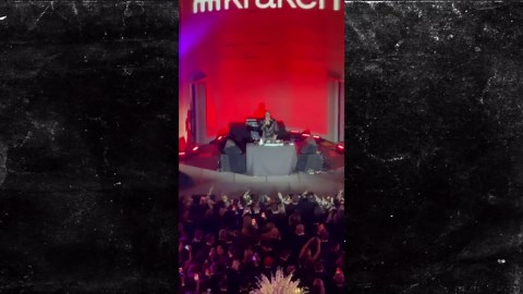 Snoop Dogg Performs at Crypto Ball For Trump's Inauguration to Lukewarm Crowd
