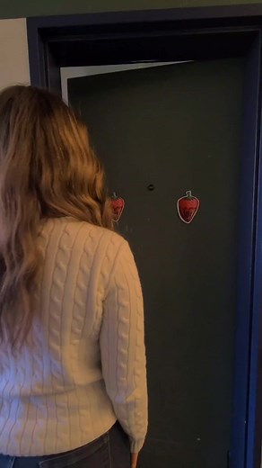 Tour of Jay Shank's Campus Room: A Gator's Home