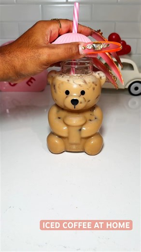 ICED COFFEE AT HOME #asmr #recipe #asmrvideo #icedcoffee #icedlatte #coffee #latte #coffeedrinks