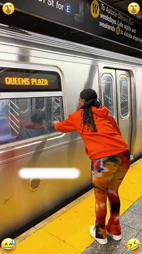 Blowing a kiss through the car window #funny #prank #scare #youtubeshorts