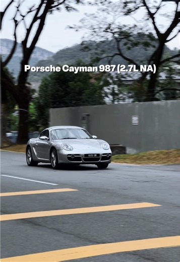 Porsche Cayman 987 (2.7L NA) Custom Catback Valvetronic Exhaust Sound 🤩🤩 Includes : - Custom Stainless Steel Piping - Dual Singlebox Valvetronic Muffler - Remote On/Off - Dual Akrapovic Carbon Fibre Single Exhaust Tips Interested in upgrading your exhaust? 🤩🤩 Contact us! ✉️✉️ Adam 🔧 - https://wa.me/60122371170 Xin 🔧- https://wa.me/60132771170 #porsche #cayman987 #valvetronic