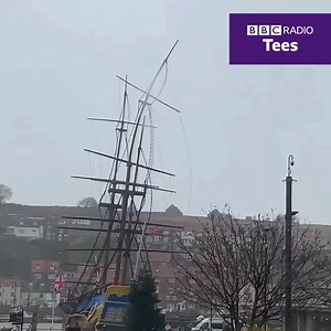Whitby’s full-scale replica of the Endeavour has been damaged by Storm Arwen. 📸: Isobel Iris Wood-Glover | BBC Tees