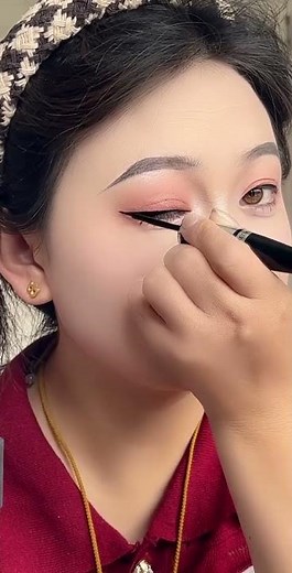 Perfect Winged Eyeliner Tutorial Step by Step Makeup for Beginners