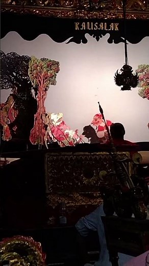 Mesmerizing Shadow Puppets from Java 🇮🇩 | Wayang Kulit Performance | Traditional Indonesian Art