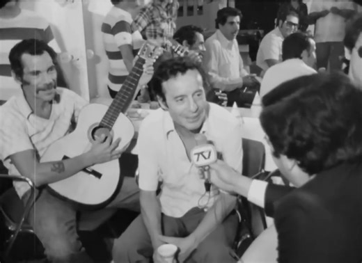 ENTREVISTA INÉDITA EN 1977 AL ELENCO DE CHESPIRITO Una entrevista a Roberto Gómez Bolaños y los personajes de "El Chavo del 8" , programa clásico de los 70 y 80 en toda latinoamérica, por Francisco Castillo realizada en Venezuela en 1977 para el noticiario "60 Minutos" de Chile. Fuente: Múltiples Se comparte sin ánimo de lucro y con propósito educativo. La página carece de ingresos económicos por monetización de vídeos. | Letras Nómadas