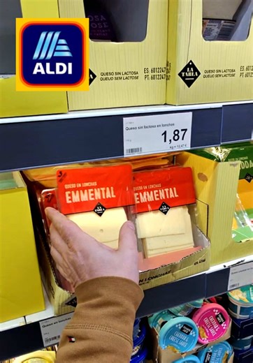 Making a quick and easy snack with sliced Emmental cheese from Aldi 🧀🌯 In this video, I use pre-sliced Emmental cheese, place it on a Mexican tortilla, and heat it in the microwave for a few seconds until the cheese melts. After that, I roll it into a wrap, cut it, and show the final result — a fast, simple, and filling snack. Emmental cheese melts perfectly, has a mild, creamy flavor, and works great for quick meals. This is a budget-friendly Aldi snack idea, perfect for busy days, quick brea