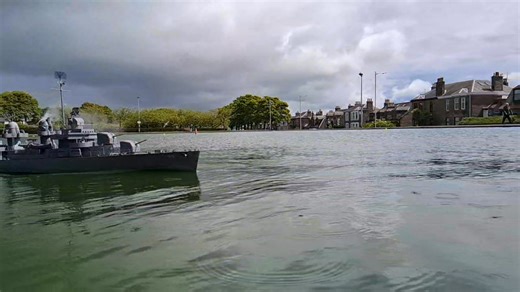 USS 1/48th scale Fletcher class, power turn! | Dundee Model Boat Club