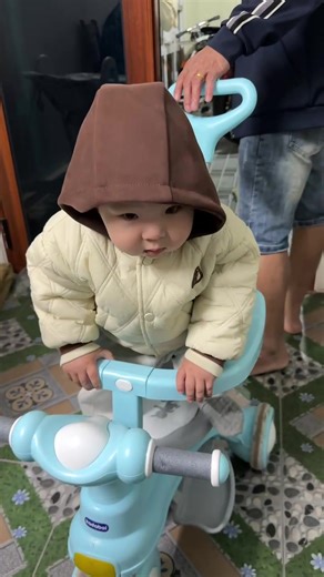 Từ ngày biết đi cái là con biết leo trèo luôn rồi cô chú ạ^^ @Chị Nổi #robin #xuhuong #viral