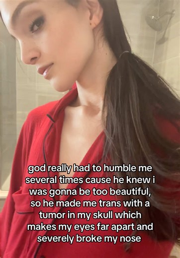 Alien Queen (@alienanddiva)’s video of trans girl